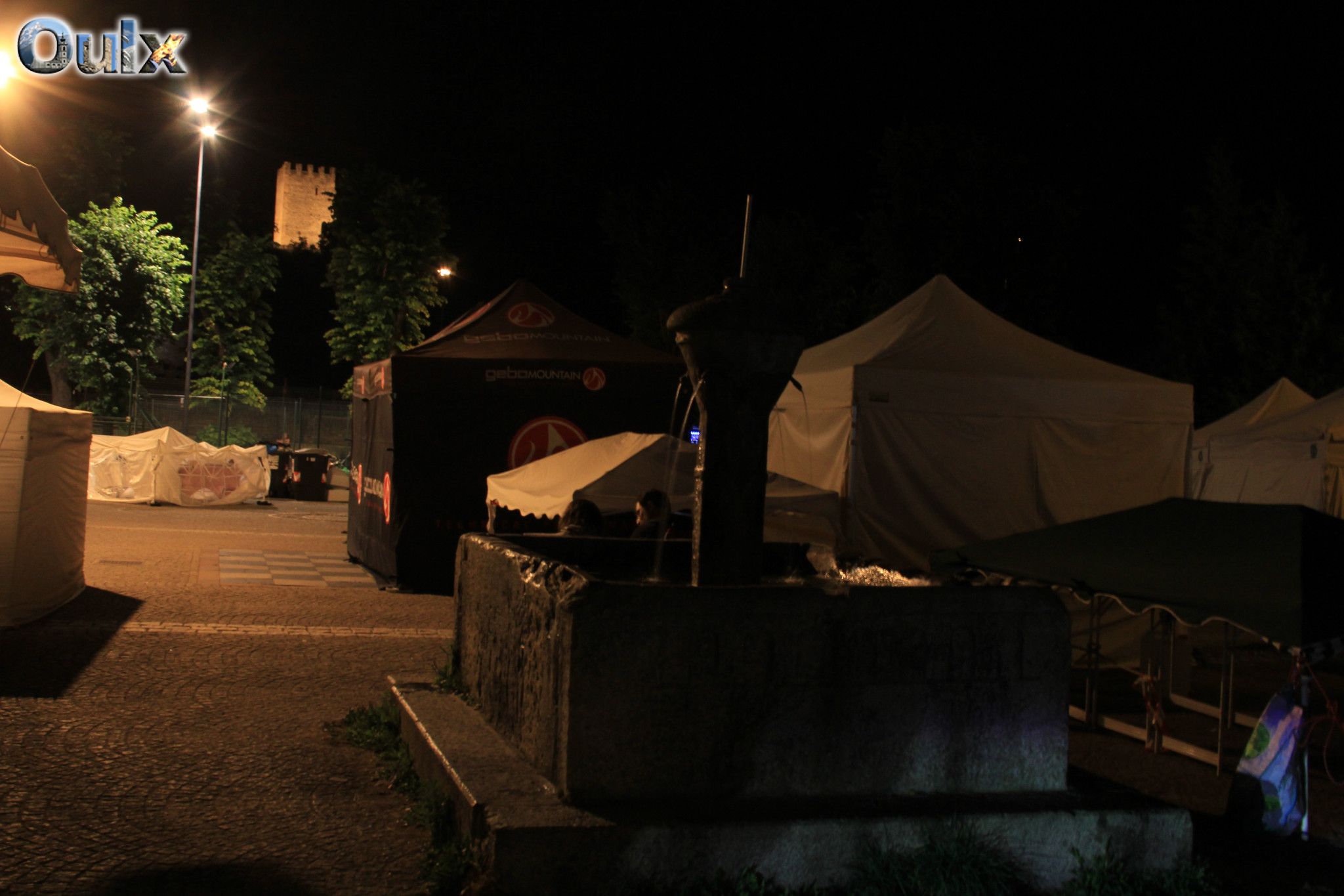 Il giardino della Torre di notte